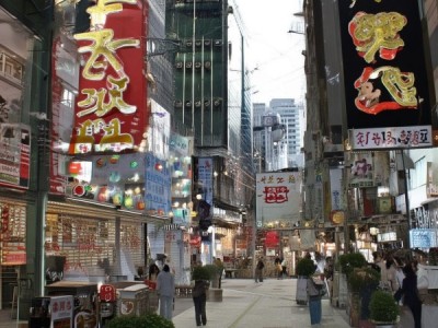 无锡金桥商贸城，城市新闻地标与经济中心