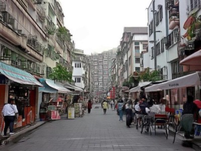 荔河商贸中心，机遇与挑战并存的新闻报道