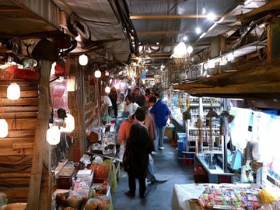 商贸城，一场市场与平台的碰撞