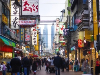 站前商贸街区，商业繁华背后的动态与挑战分析