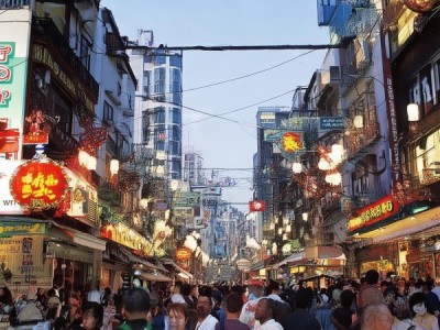 商贸城夫妇，命运的转折点