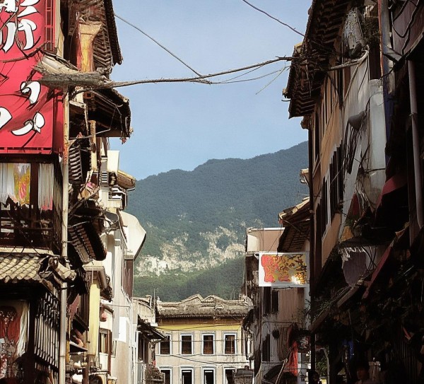 钦州商贸学校新闻，未来更美好，创新、活力与未来，为学生点亮未来