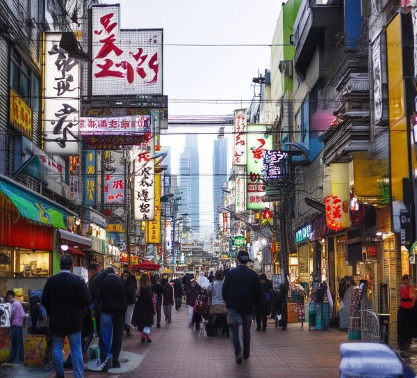 站前商贸街区，商业繁华背后的动态与挑战分析