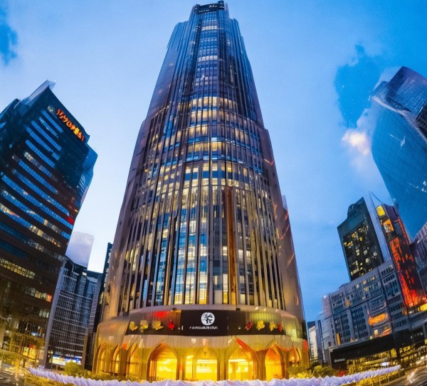 聚焦于保利商贸的总部，探索商业帝国的辉煌成就，223年辉煌时刻