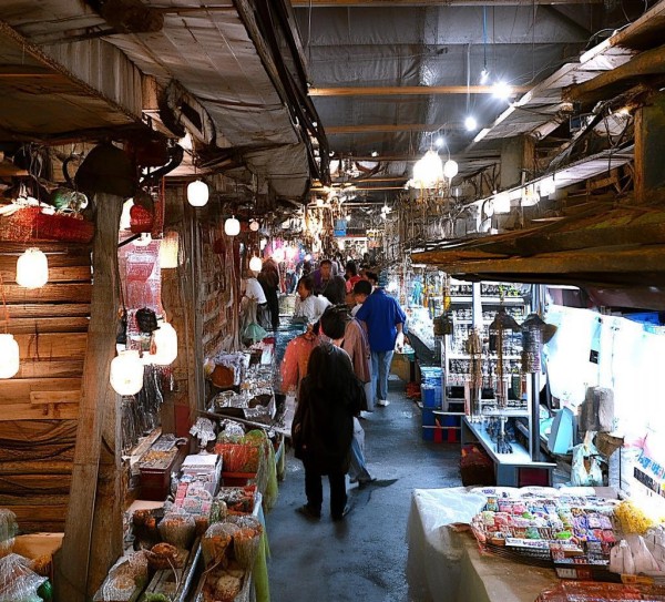 商贸城,一场市场与平台的碰撞 商贸城,一场市场与平台的碰撞