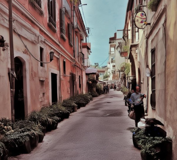 阜南现代商贸城，推动经济高质量发展